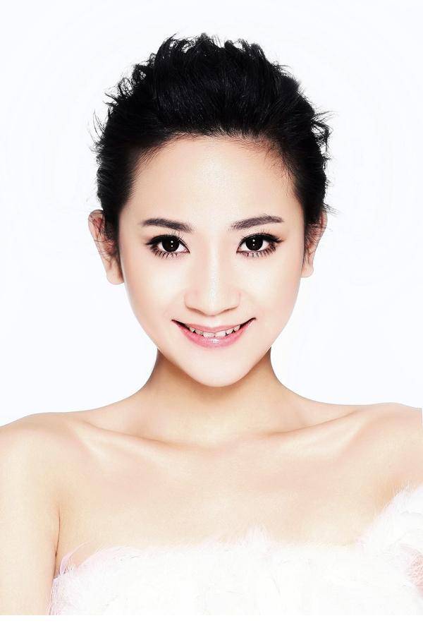 明星解惠清清新裸妆写真图片