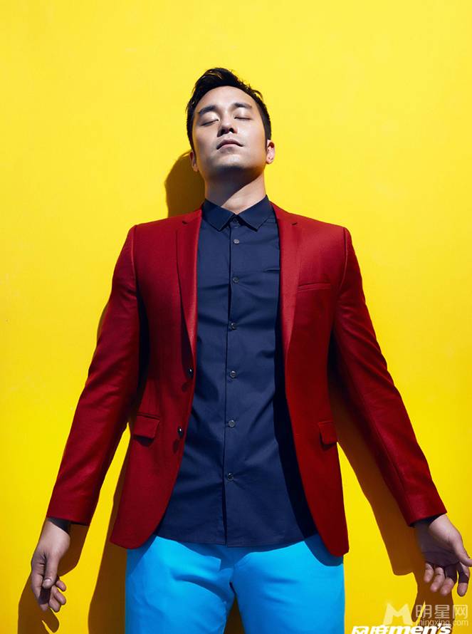 台湾男星张孝全撞色写真图片