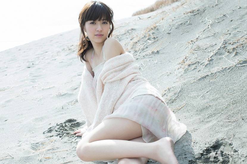 日本90后美女逢泽莉娜迷人写真