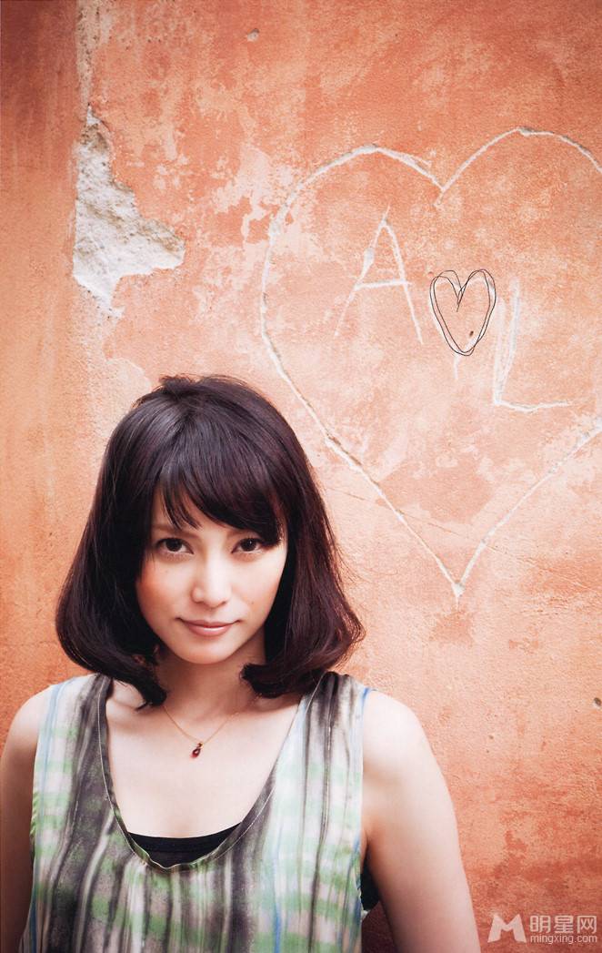 日本人气女星柴�幸唯美写真集