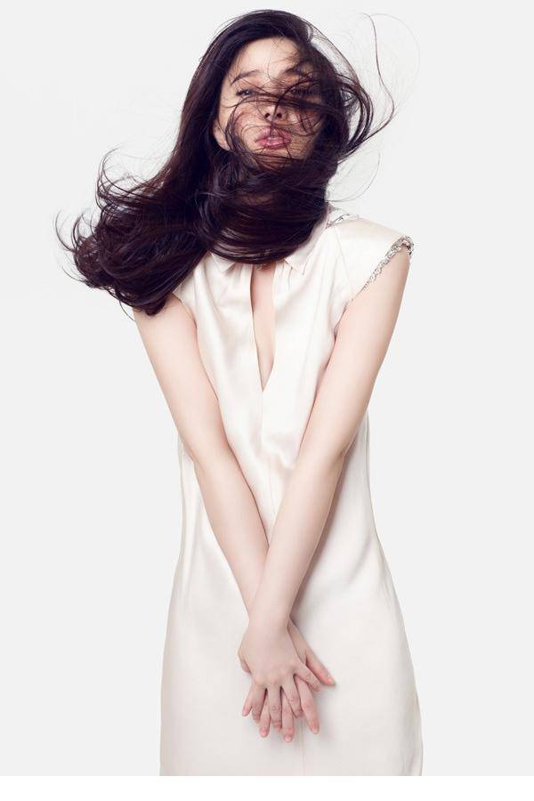 女神熊乃瑾演绎时尚轻熟女图片