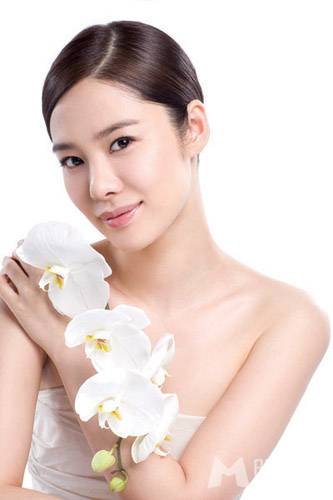 韩国女明星金贤珠美妆写真照