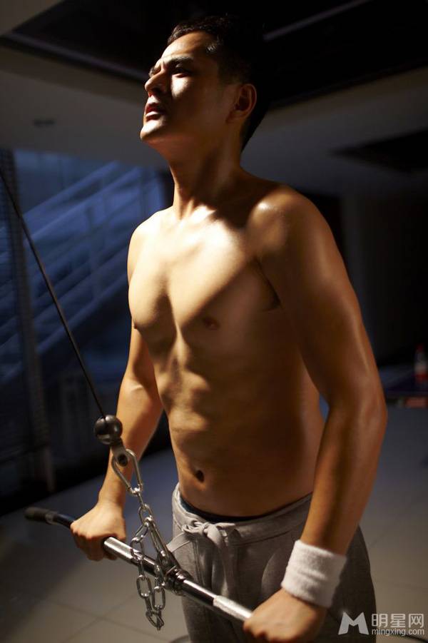男明星边原最新运动写真