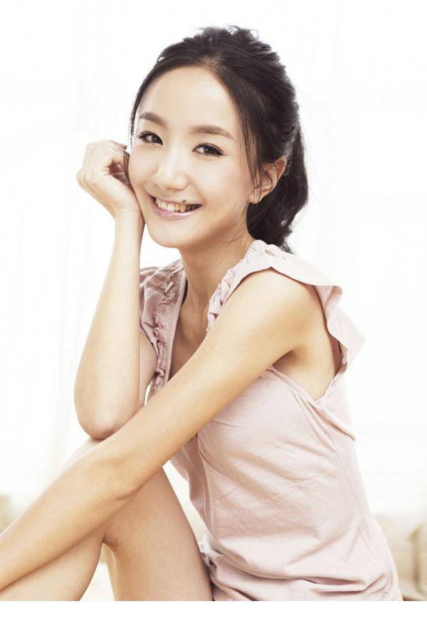 舞蹈演员李倩甜美邻家小妹写真