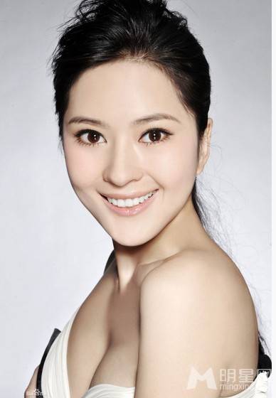 性感漂亮的演员王希之写真图片