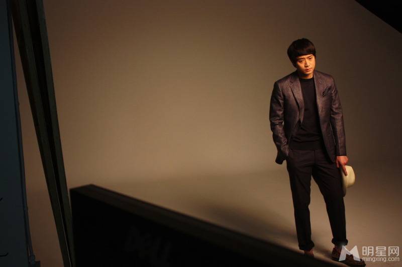 韩国演员千正明帅气写真照片