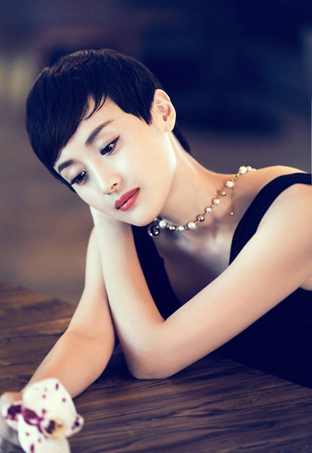 中国短发美女明星傅淼气质写真
