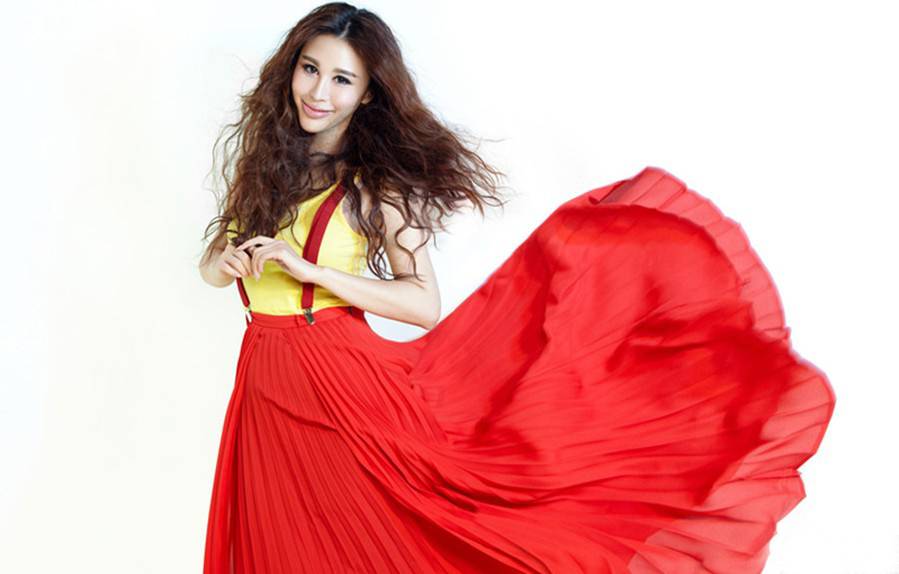 张宁益展现自然清新时尚大片