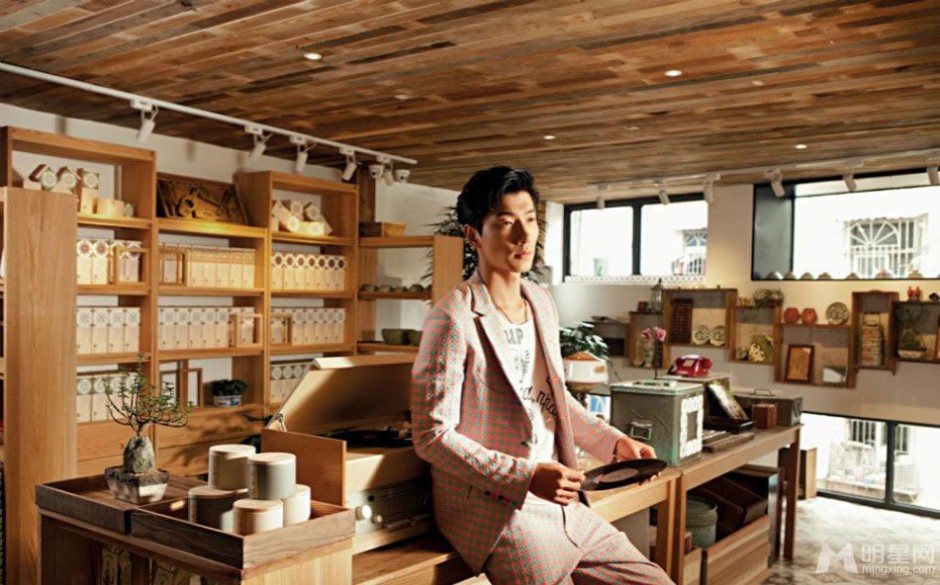 中国男模张亮时尚异国写真