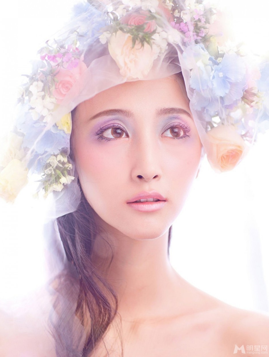 内地90后女演员王若涵全新写真大片