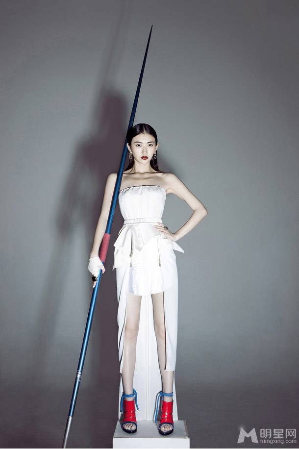 美女明星景甜烈焰红唇妆魅惑人心