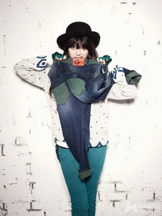 韩国90后女星IU李智恩迷人写真