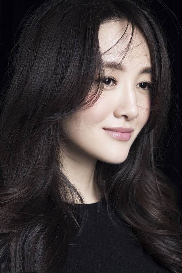 演员衣珊拥有迷人笑容秒杀异性