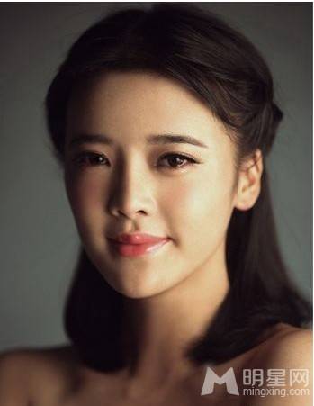 张璇唯美小清新户外写真