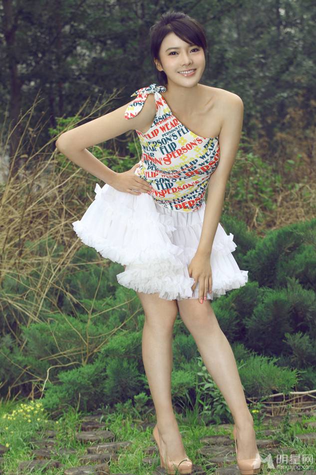 张璇唯美小清新户外写真
