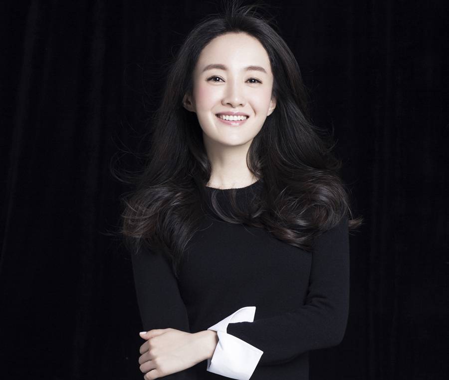 演员衣珊拥有迷人笑容秒杀异性