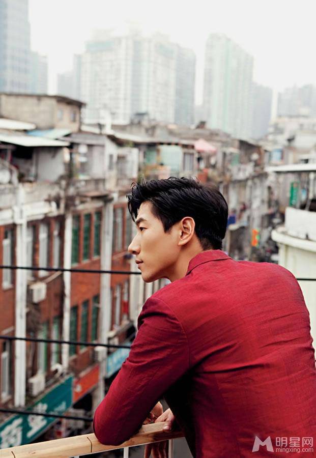 中国男模张亮时尚异国写真