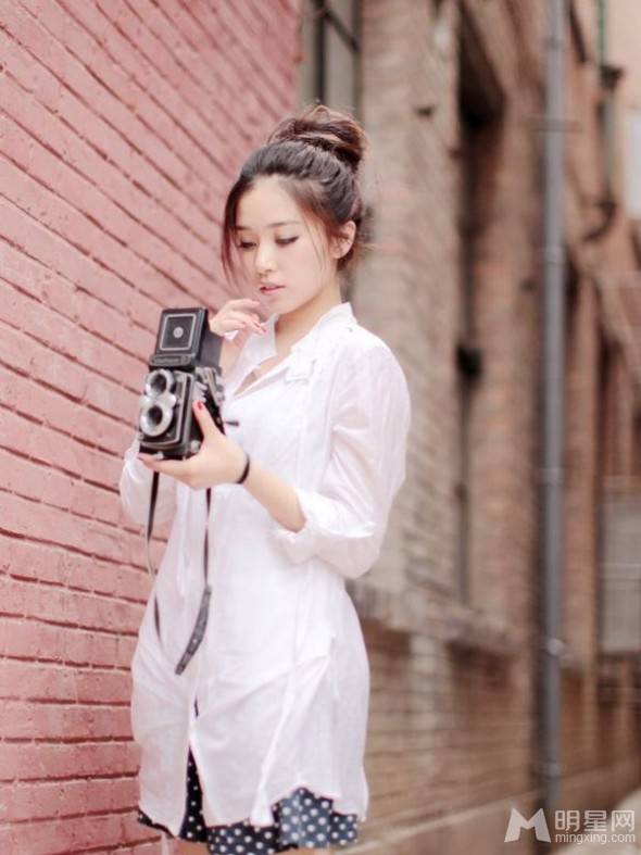 新生代美女明星阚清子清新写真大片