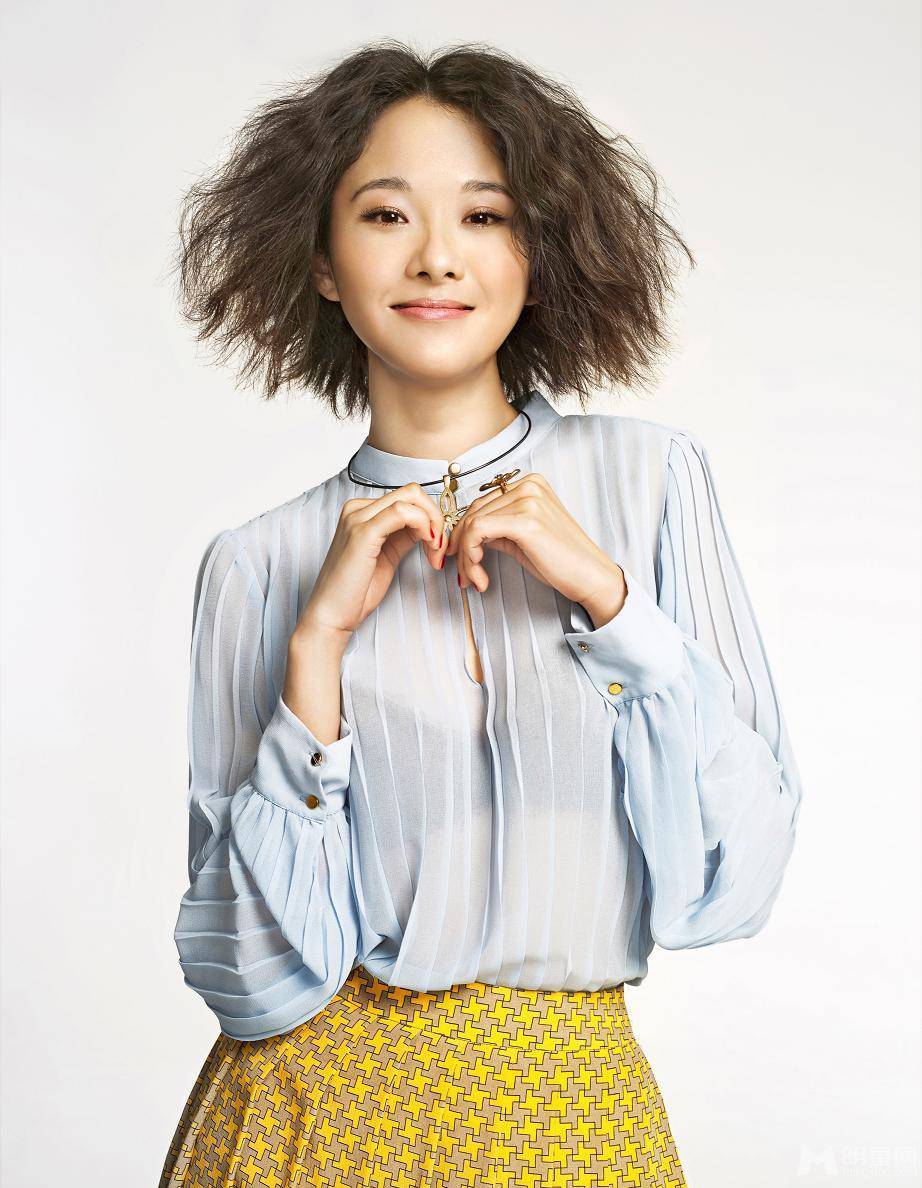 中国内地女演员刘滢时尚写真大片