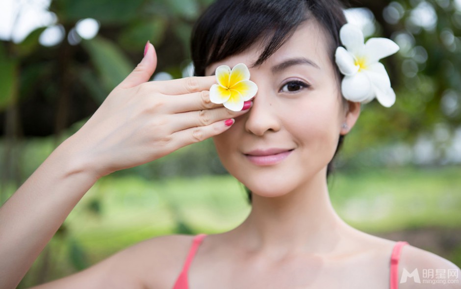 中国美女演员戴娇倩清新脱俗户外照