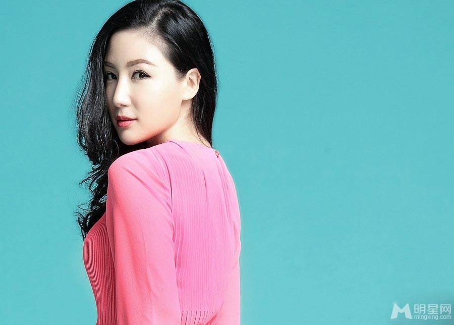 演员刘梓妍时装时尚大片
