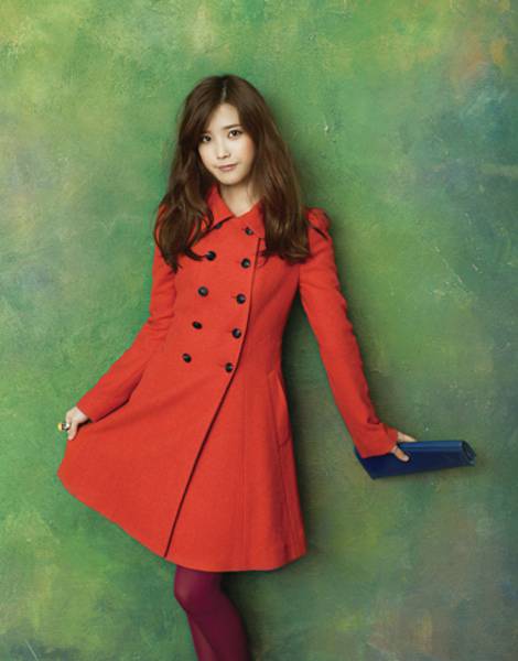 韩国女星李智恩演绎成熟小女人