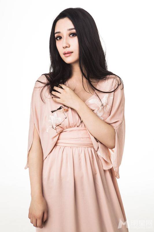 海上孟府女主角章婷婷迷人写真集