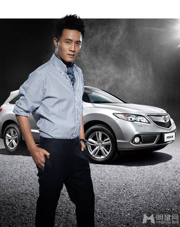 中国演员杜淳彰显时尚型男写真照