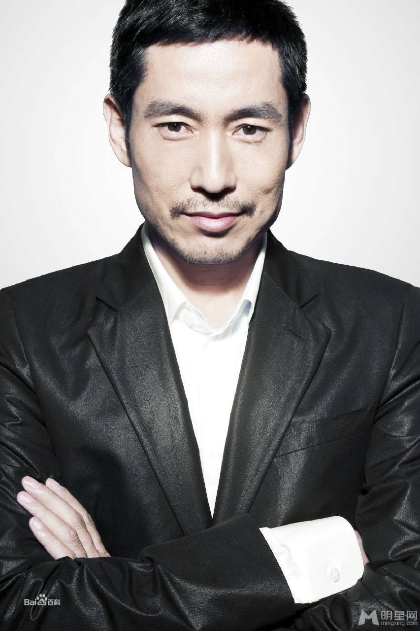 成熟大叔代表成泰�帅气写真