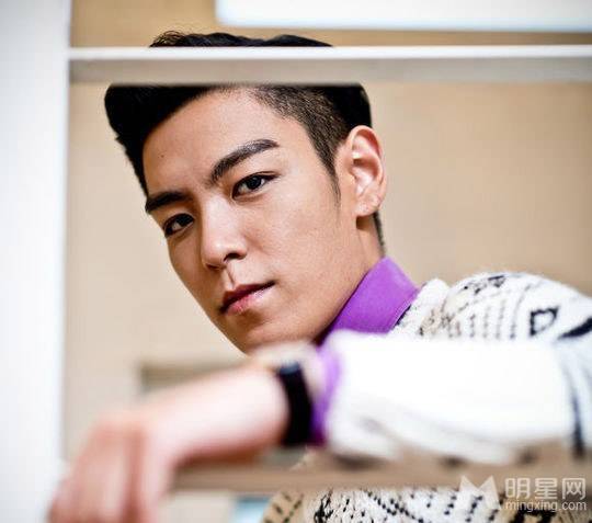 BigBang成员Top崔胜贤散发型男魅力