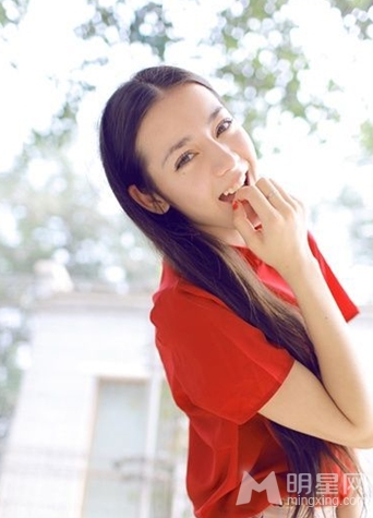 芙蕖扮演者迪丽热巴清新唯美写真