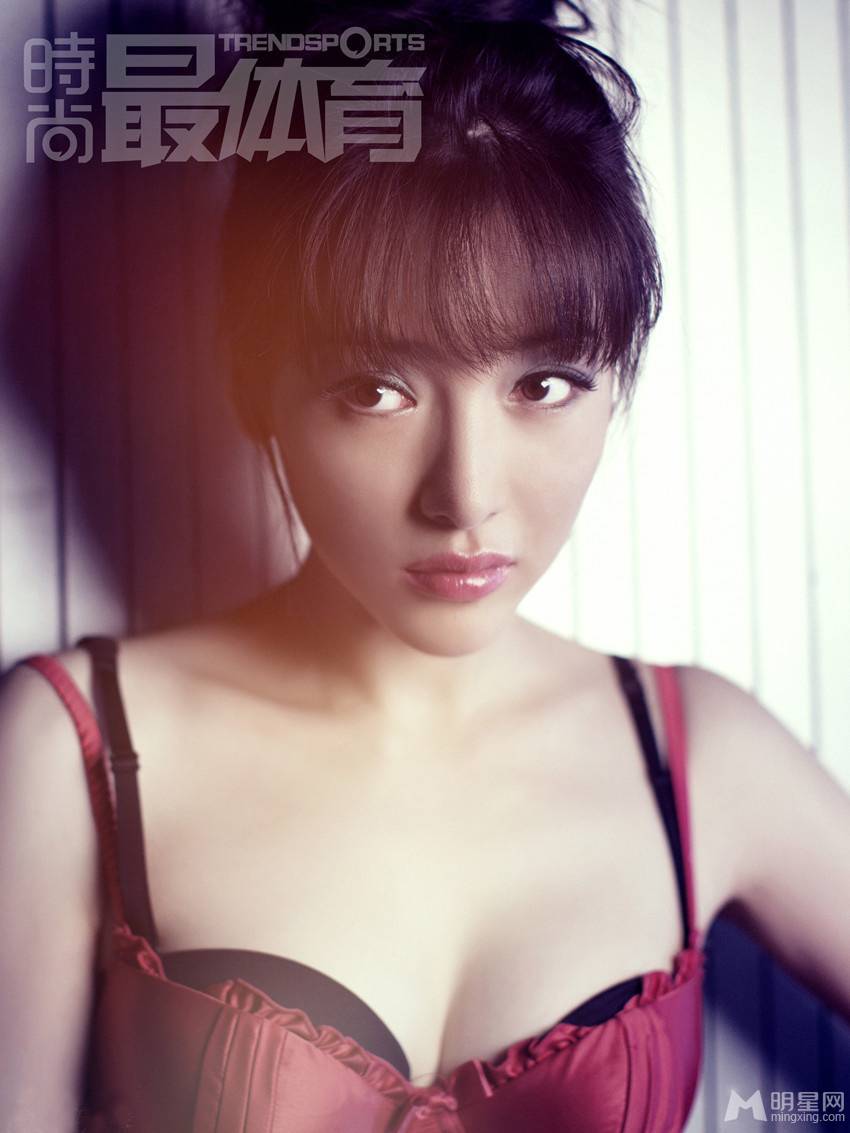 叶一云尽显可爱性感小女人写真照