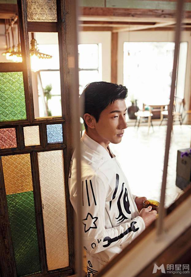 中国男模张亮时尚异国写真