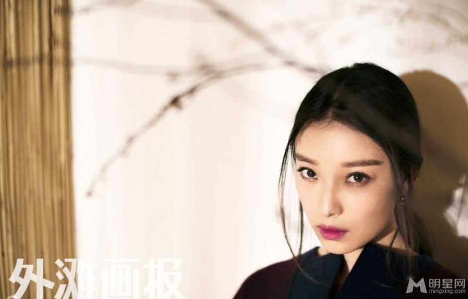 中国气质女星倪妮展现知性之美