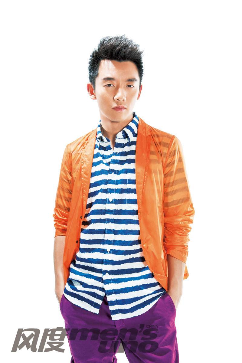 亚洲男神郑恺彩色服饰青春活力十足