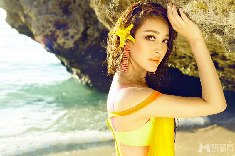 甘婷婷清凉夏日海边迷人写真