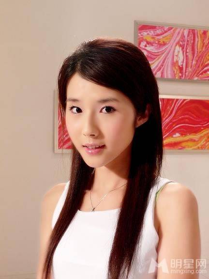 中国漂亮女演员方安娜迷人写真照
