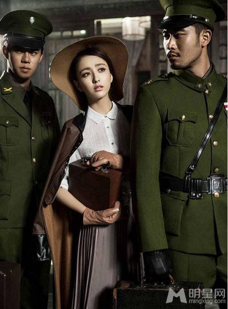 佟丽娅民国复风格写真集 上演妩媚旗袍诱惑