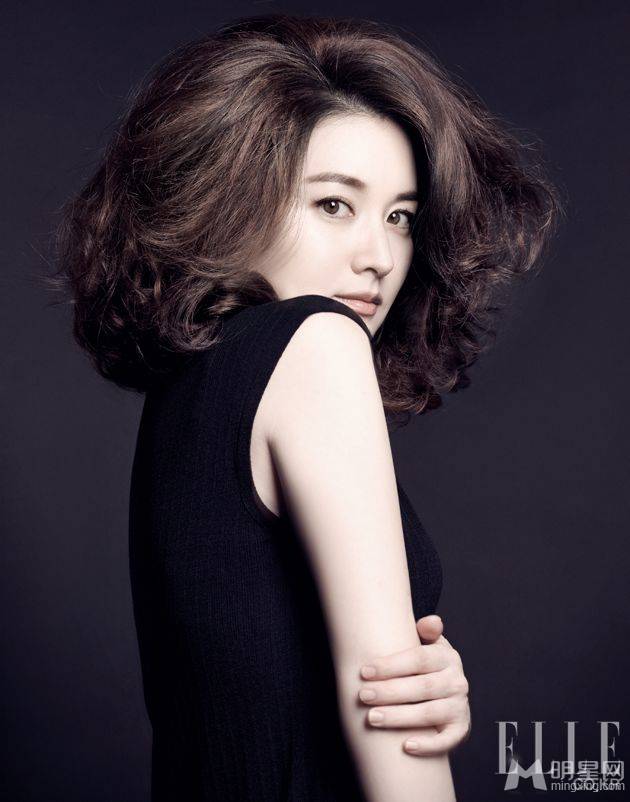 李英爱散发成熟妩媚风情写真照