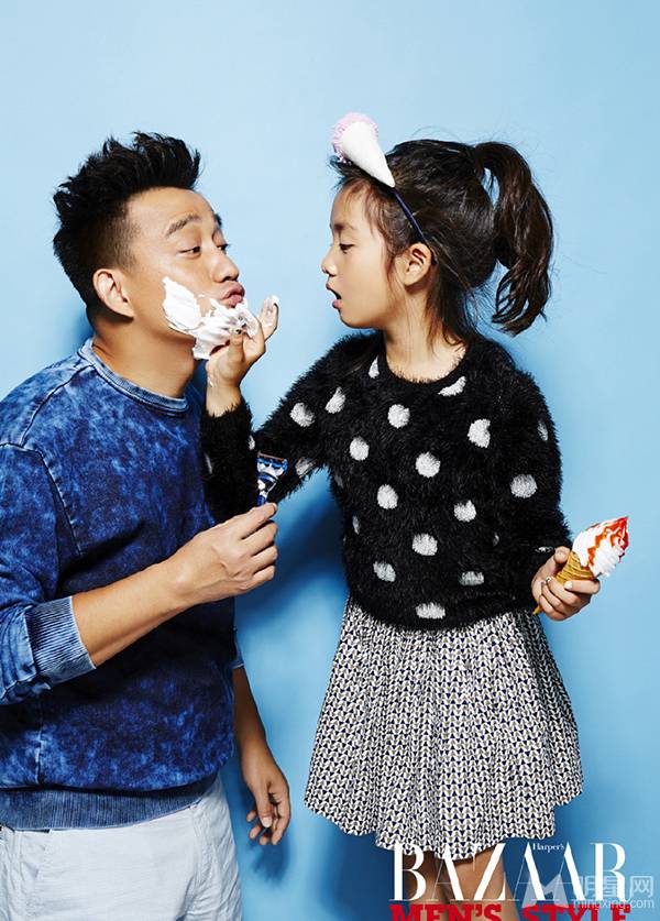 黄磊多多俏皮写真 父女情深羡煞旁人