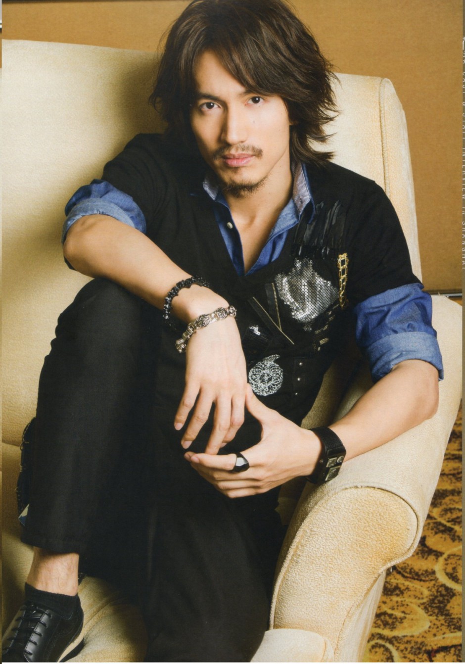 言承旭个人写真 型男魅力气质逼人