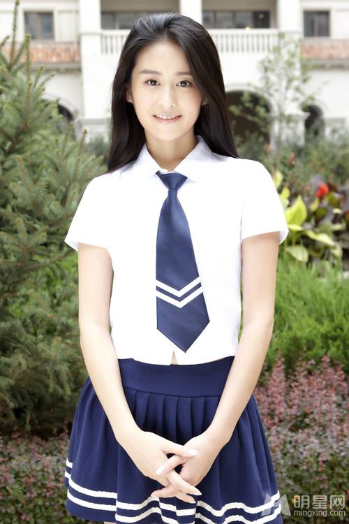 颖儿早期学生制服诱惑图片