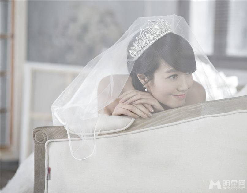 女主持人朱丹唯美幸福婚纱写真
