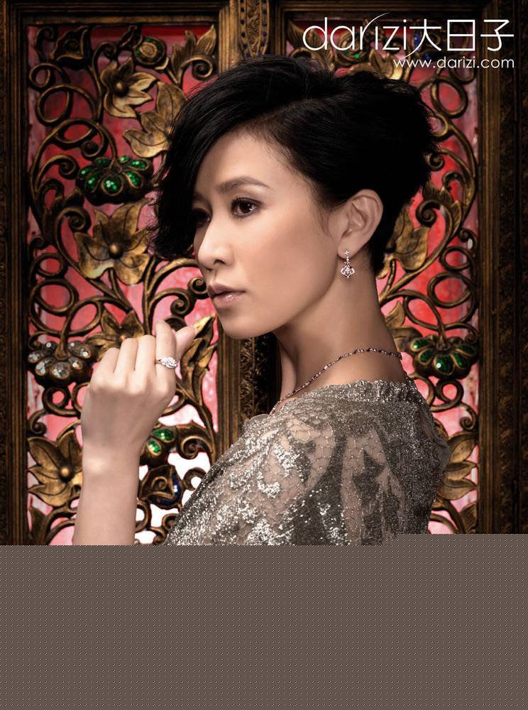 香港女星佘诗曼令人惊艳迷人写真大片