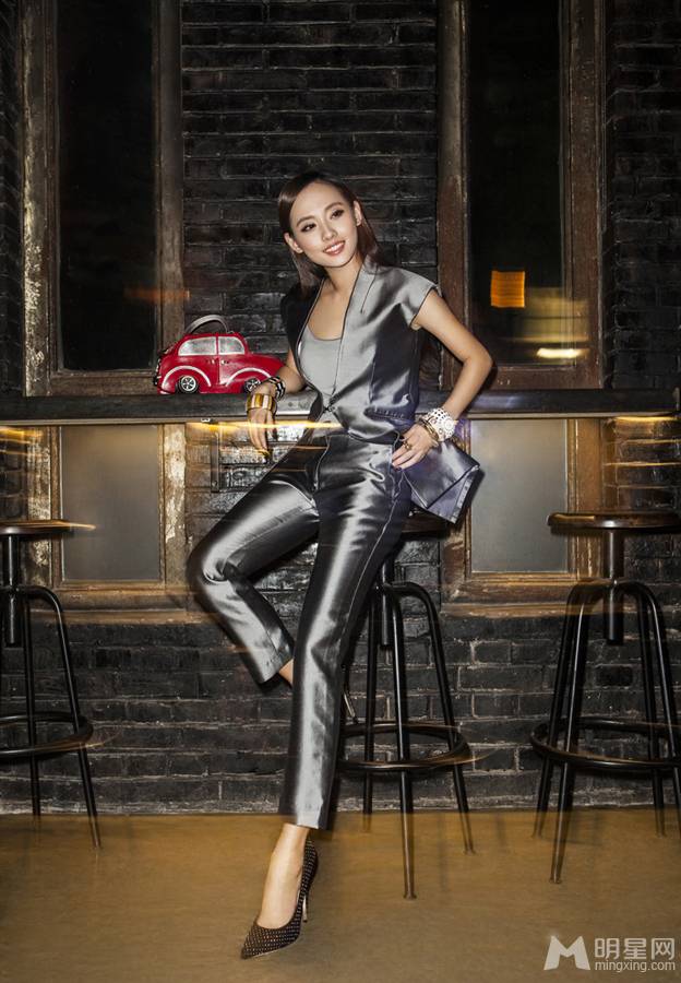 张嘉倪百变造型时尚霸气