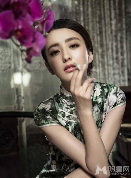 佟丽娅民国复风格写真集 上演妩媚旗袍诱惑