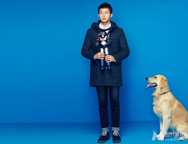 朴有天代言冬季服饰展个性搞怪