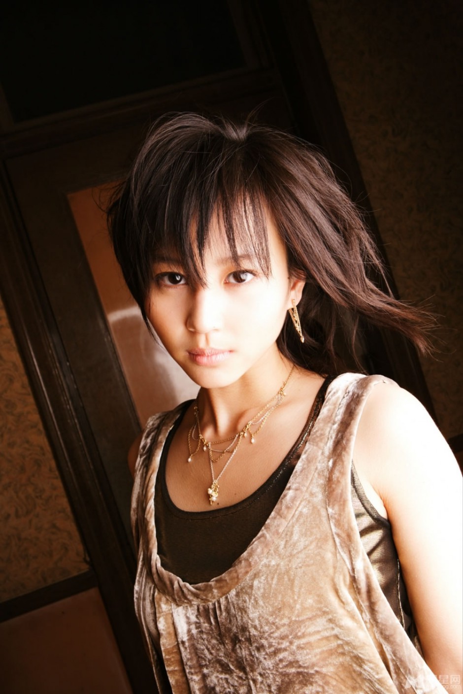 日本女演员堀北真希美艳动人写真