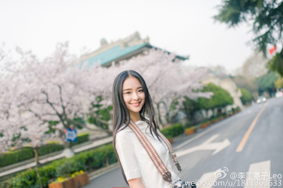 女主持人李莎�子甜美笑容迷倒千万宅男
