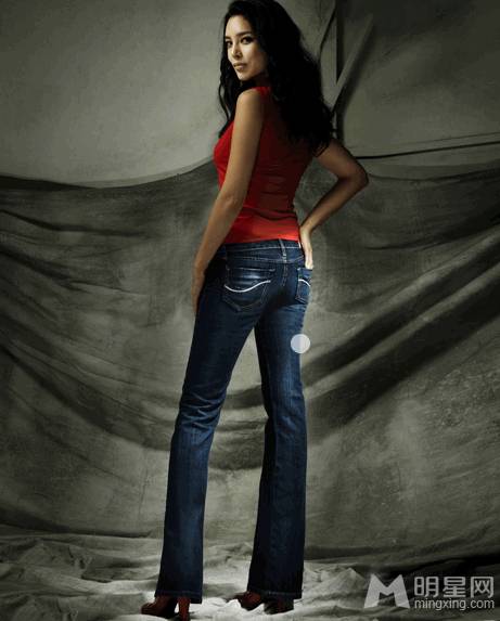 朴诗妍时尚牛仔裤服饰秀长腿